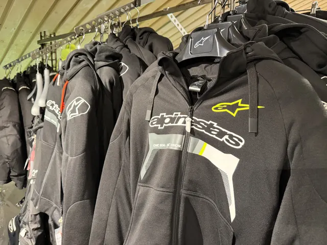 Alpinestars tekstiljakker og hoodies i butikken