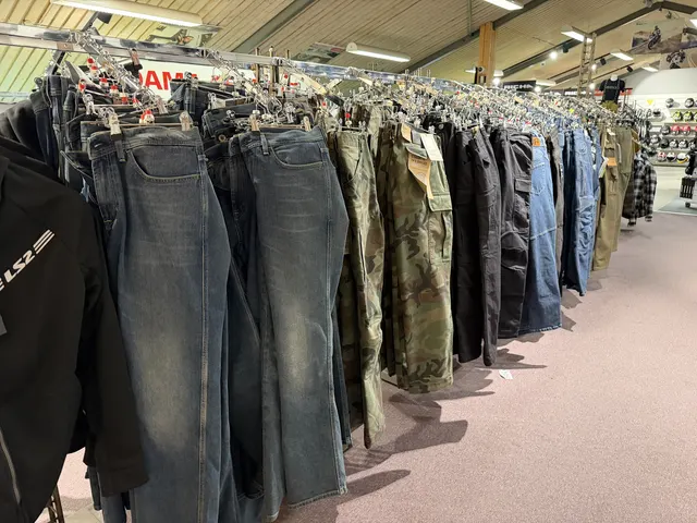 Rokker motorcykeljeans i udvalg