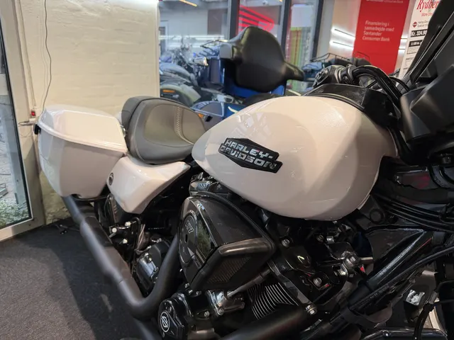 Harley-Davidson i udstillingen hos Rydbergs MC