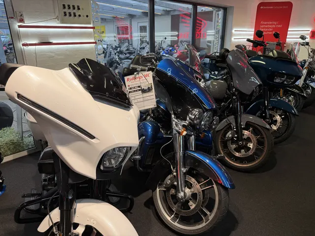 Harley-Davidson touringmotorcykler i showroomet